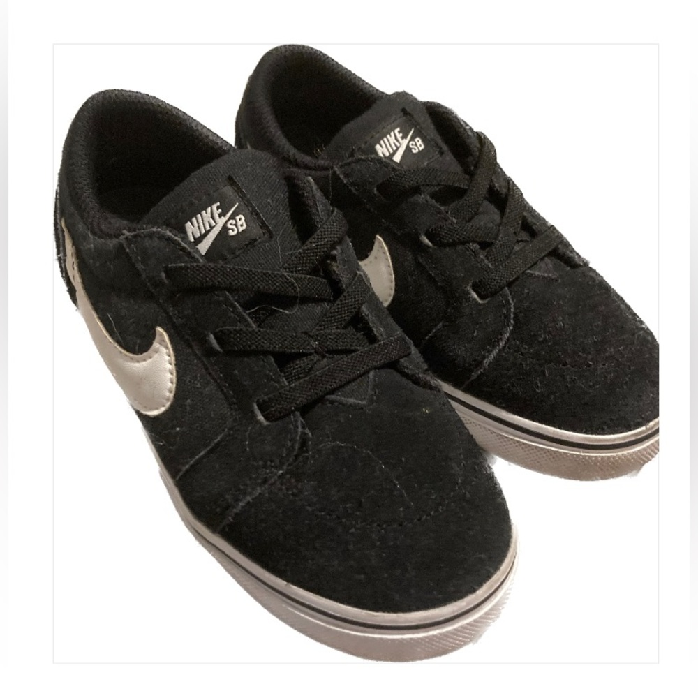 Nike SB skate sneaker kids size 10